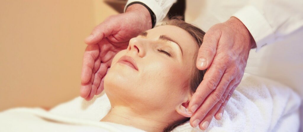 What techniques are used in Reiki Healing?